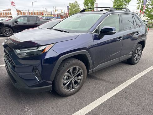 Used 2025 Toyota RAV4 XLE Premium w/ Weather Package AWD/4WD image 6