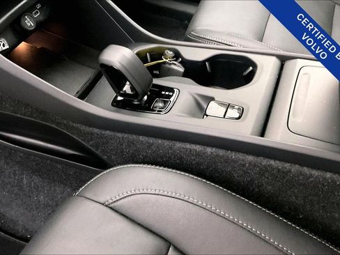 Certified 2025 Volvo XC40 B5 Core image 18