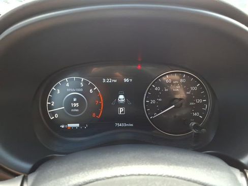Used 2023 Nissan Kicks SR w/ SR Premium Package FWD image 24