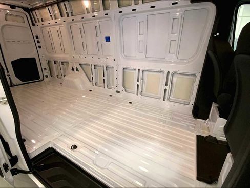 Used 2024 Mercedes-Benz Sprinter 2500 image 12