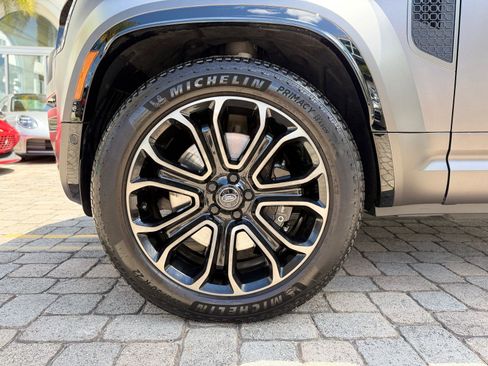 Used 2025 Land Rover Defender 110 AWD/4WD image 44