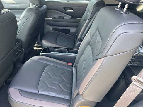 New 2026 Nissan Pathfinder Platinum AWD/4WD image 20