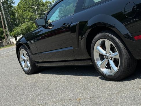 Used 2009 Ford Mustang GT image 22