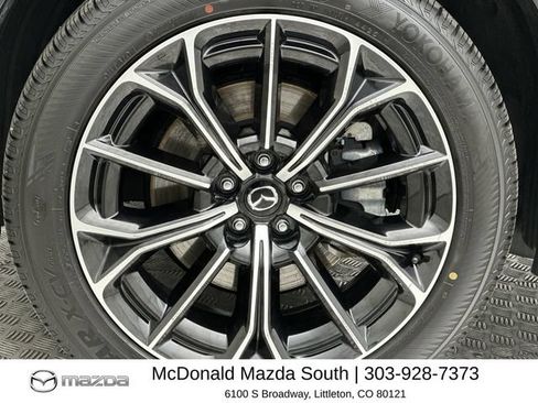 Certified 2025 MAZDA CX-70 Plug-In Hybrid w/ Premium Pkg AWD/4WD image 10