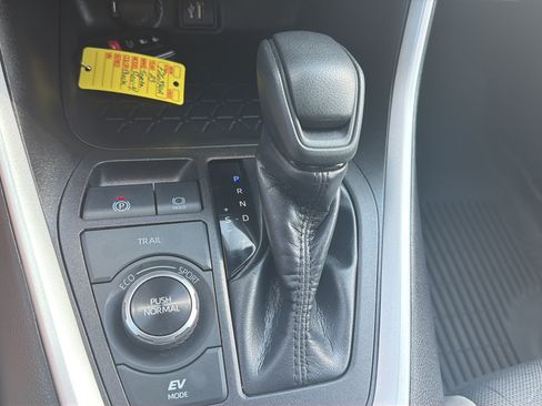 Used 2023 Toyota RAV4 XLE w/ Convenience Package AWD/4WD image 11