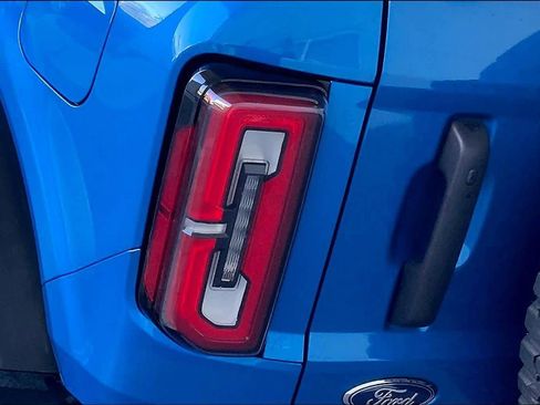 Used 2024 Ford Bronco Badlands image 28