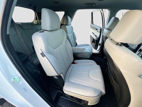 Used 2024 Hyundai Palisade SEL image 27