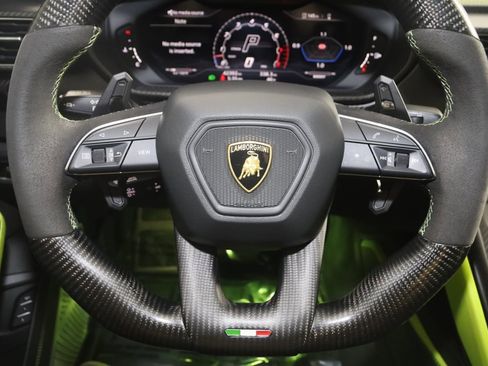 Used 2022 Lamborghini Urus image 67