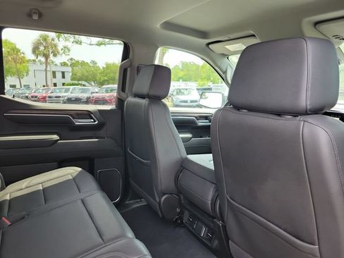 Used 2024 GMC Sierra 1500 SLT AWD/4WD image 24