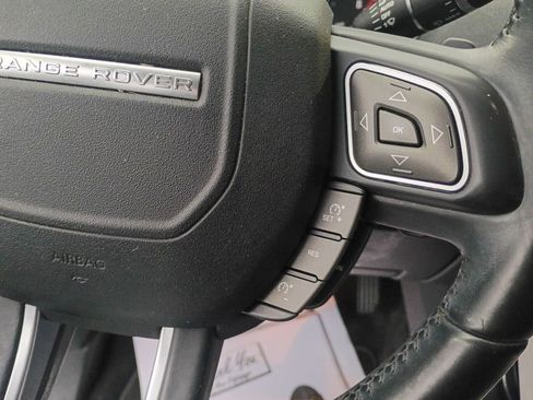 Used 2017 Land Rover Range Rover Evoque SE image 32