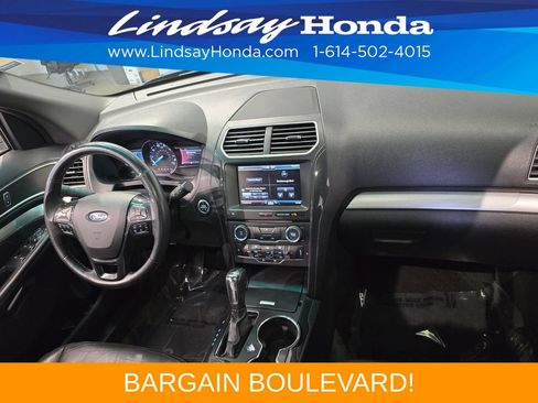 Used 2016 Ford Explorer XLT w/ Equipment Group 202A AWD/4WD image 12