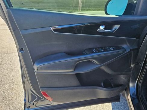 Used 2020 Kia Sorento S image 10