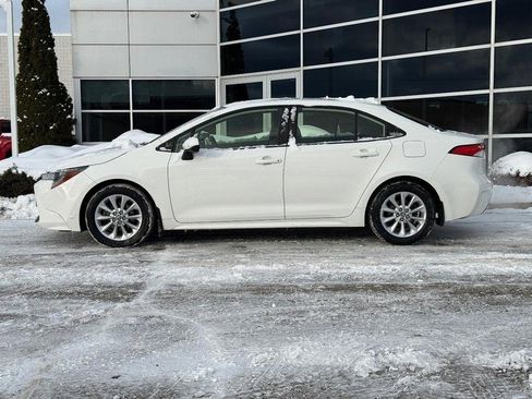 Used 2022 Toyota Corolla LE w/ LE Convenience Package image 6