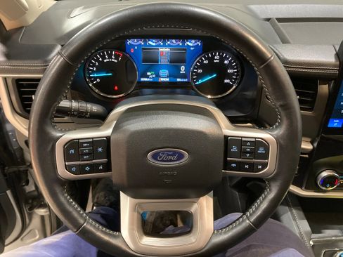 Used 2024 Ford Expedition Max XLT image 27