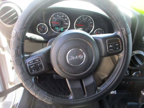 Used 2012 Jeep Wrangler Unlimited Sport AWD/4WD image 12