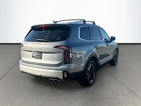 Used 2024 Kia Telluride EX w/ EX Captain's Chair Package FWD image 7