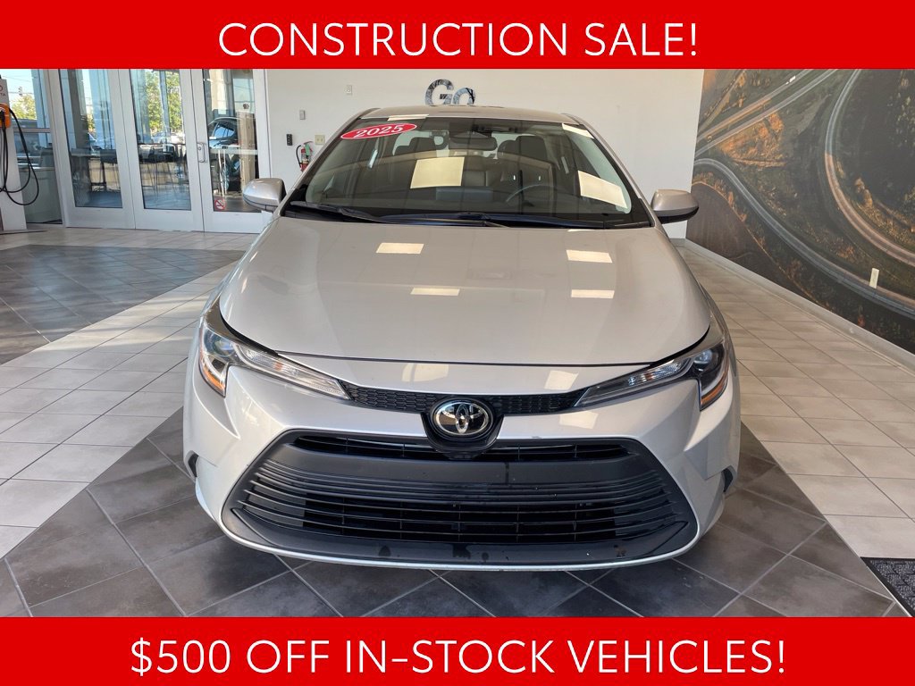 Used 2025 Toyota Corolla LE FWD image 3