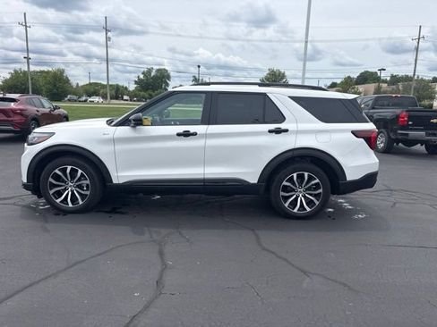Used 2025 Ford Explorer ST-Line AWD/4WD image 1