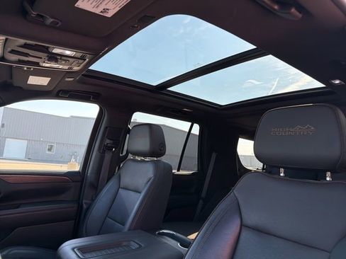 Used 2022 Chevrolet Tahoe High Country image 17