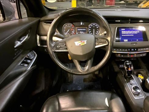 Used 2023 Cadillac XT4 Premium Luxury image 6