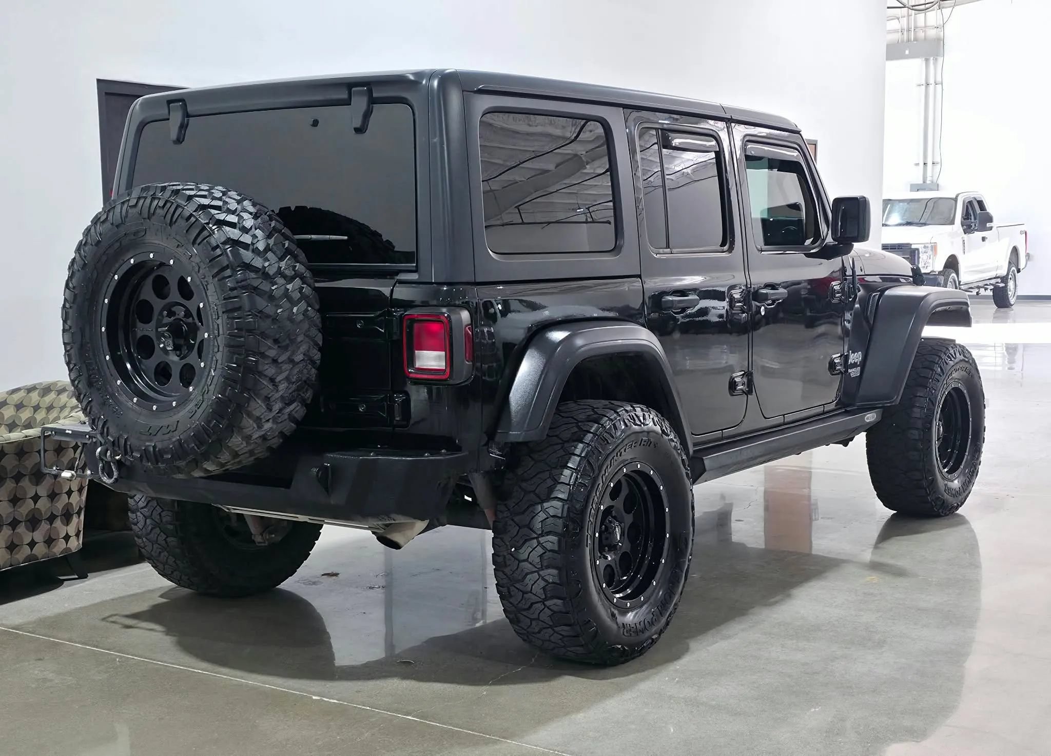Used 2019 Jeep Wrangler Unlimited Sport S AWD/4WD image 3