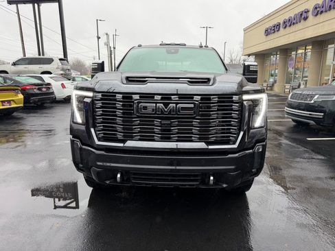 Used 2024 GMC Sierra 3500 Denali Ultimate image 2