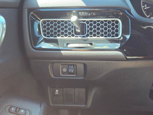 Certified 2025 Honda Civic Sport image 24