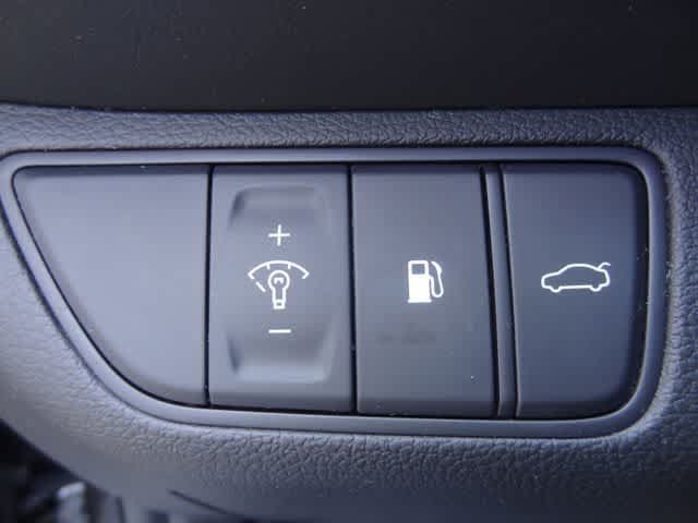 Used 2023 Genesis G70 2.0T RWD image 17