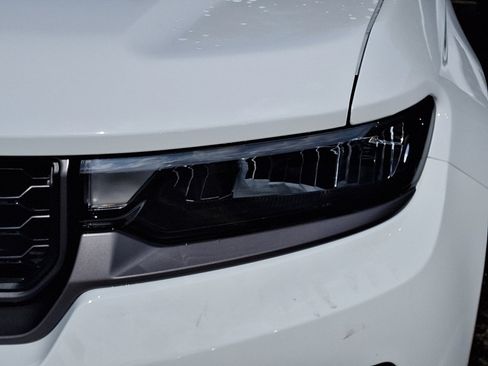 New 2026 Jeep Grand Cherokee Altitude AWD/4WD image 4