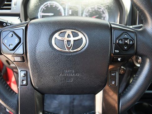 Certified 2022 Toyota 4Runner TRD Off-Road Premium w/ Moonroof Package AWD/4WD image 31