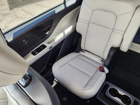 New 2026 Lincoln Aviator AWD image 13