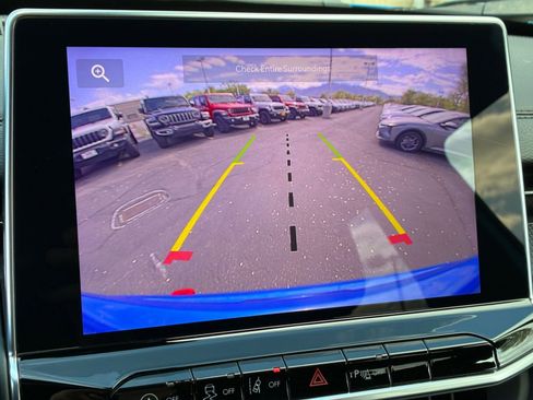 Used 2025 Jeep Compass Trailhawk image 23