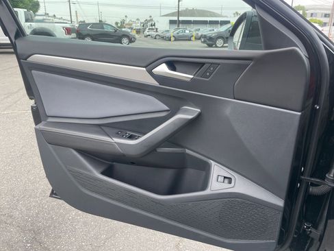 Used 2025 Volkswagen Jetta SE image 20