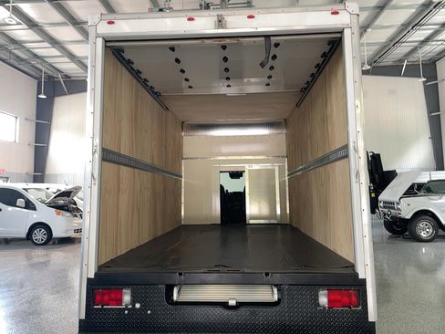 Used 2023 RAM ProMaster 3500 w/ Premium Appearance Group FWD image 8