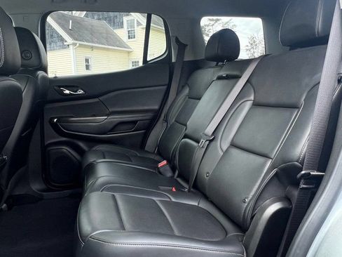 Used 2023 GMC Acadia SLT AWD/4WD image 11