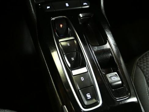 Used 2022 Chevrolet Bolt EUV LT w/ Comfort Package image 26