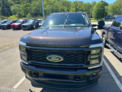 Used 2024 Ford F250 XLT w/ XLT Premium Package AWD/4WD image 2