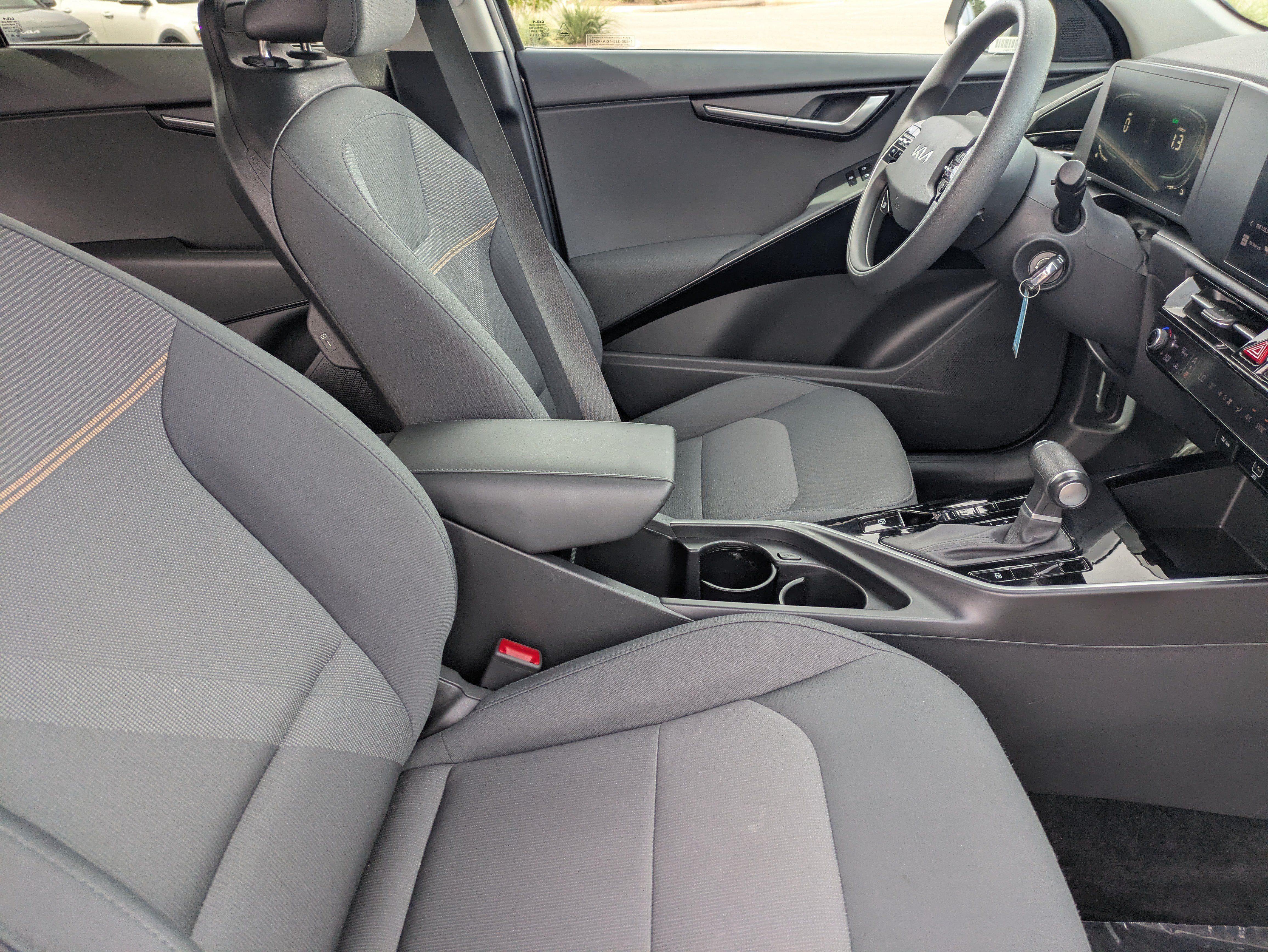 Certified 2025 Kia Niro LX FWD image 12