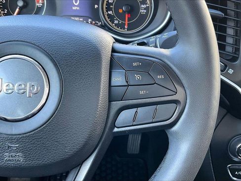 Certified 2021 Jeep Cherokee Trailhawk w/ Premium Leather Package image 30