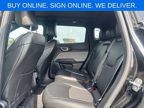 Used 2025 Jeep Compass Latitude w/ Sun & Sound Group AWD/4WD image 11