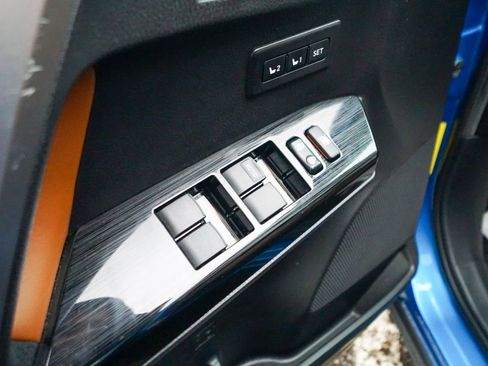 Used 2018 Toyota RAV4 Limited image 17