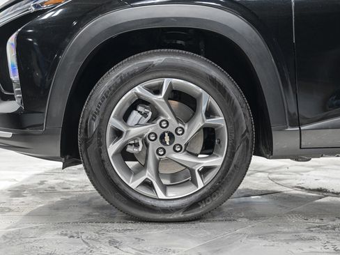 Used 2026 Chevrolet Trax LT w/ LT Convenience Package image 3