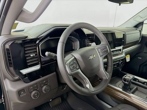 New 2026 Chevrolet Silverado 1500 LT Trail Boss w/ Convenience Package II AWD/4WD image 9