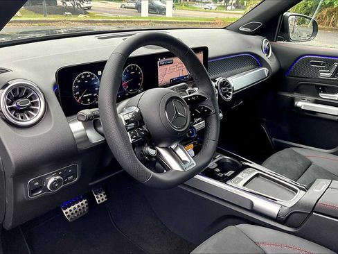 Used 2025 Mercedes-Benz GLB 35 AMG 4MATIC image 9