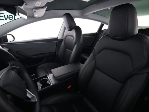 Used 2025 Tesla Model 3 Long Range RWD image 4