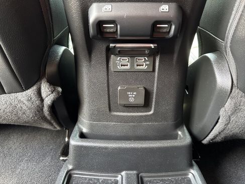 Used 2018 Jeep Wrangler Unlimited Sahara image 24