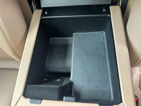 Certified 2023 Porsche Cayenne Platinum Edition image 28