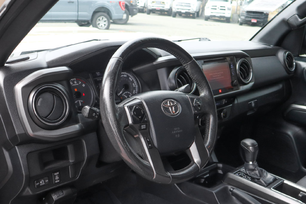 Used 2016 Toyota Tacoma TRD Sport RWD image 22