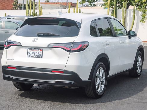 Used 2024 Honda HR-V LX image 9