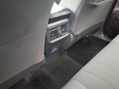 Used 2025 Toyota RAV4 XLE FWD image 23